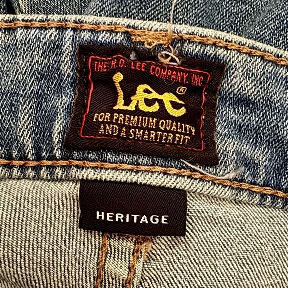 Lee Heritage High-Rise Distressed Medium Wash Kick Flare Denim Jeans Size 6M - Picture 6 of 7